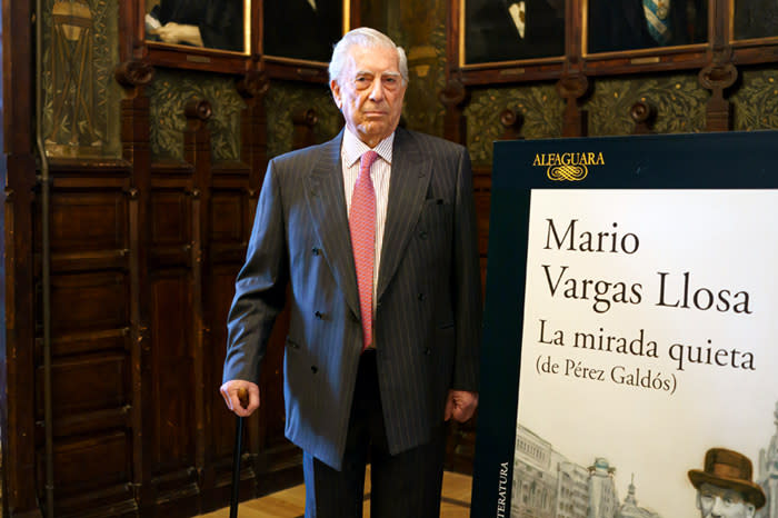 Mario Vargas Llosa presentando La mirada quieta