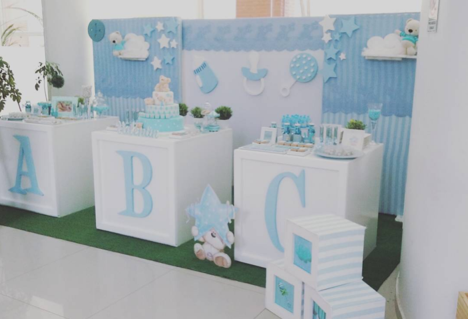 Deco soñada. Toda la ambientación respetó a rajatabla los tonos celeste y blanco y la temática infantil. - Foto: Instagram.com/jugando_a_ser