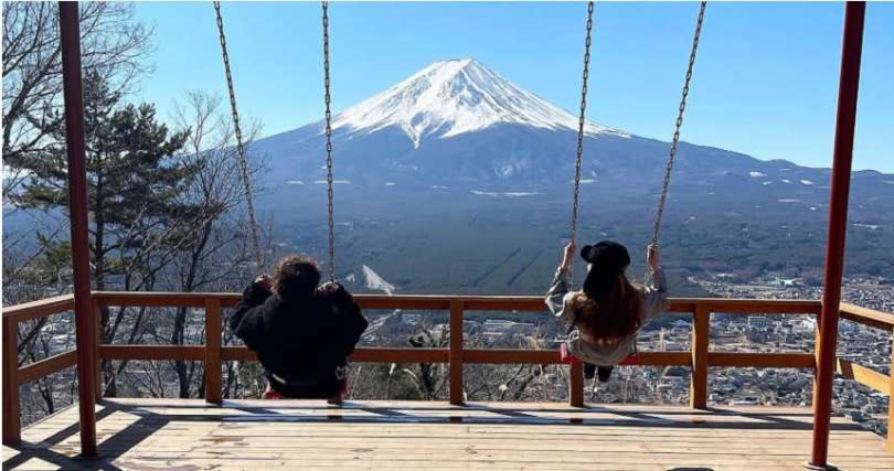 納豆和女友依依去日本旅遊。（圖／翻攝納豆臉書）