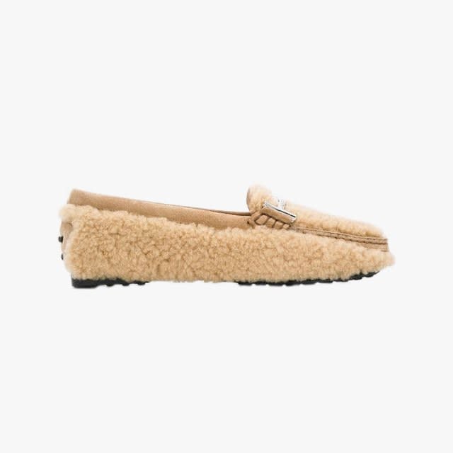 That shearling coat you love? It comes in accessory form, too. Here, we found the season’s coziest shearling bags and shoes—your extremities will thank you.