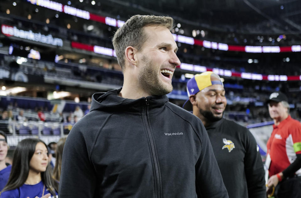 MINNEAPOLIS, MINNESOTA - DECEMBER 31: Kirk Cousins ​​#8 of the Minnesota Vikings looks on from the sidelines before the game against the Green Bay Packers at U.S. Bank Stadium on December 31, 2023 in Minneapolis, Minnesota.  (Photo by Stephen Maturin/Getty Images)