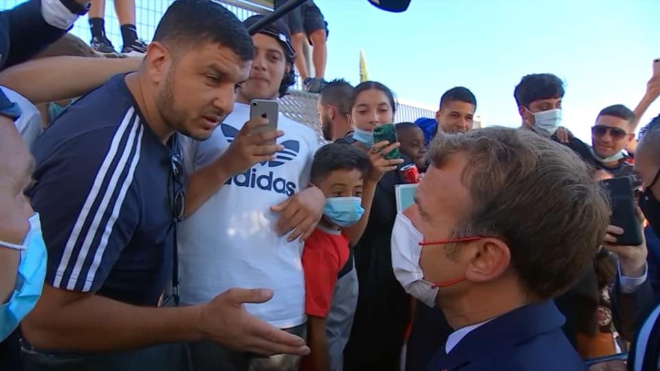 Emmanuel Macron en déplacement dans un quartier nord de Marseille. - BFMTV