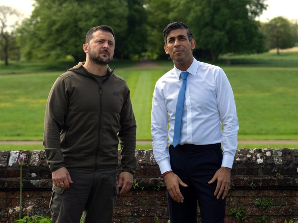 Rishi Sunak, right, meeting Ukrainian president Volodymyr Zelensky at Chequers (PA)