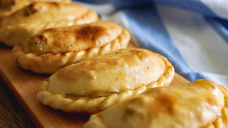 empanadas with braided repulgue