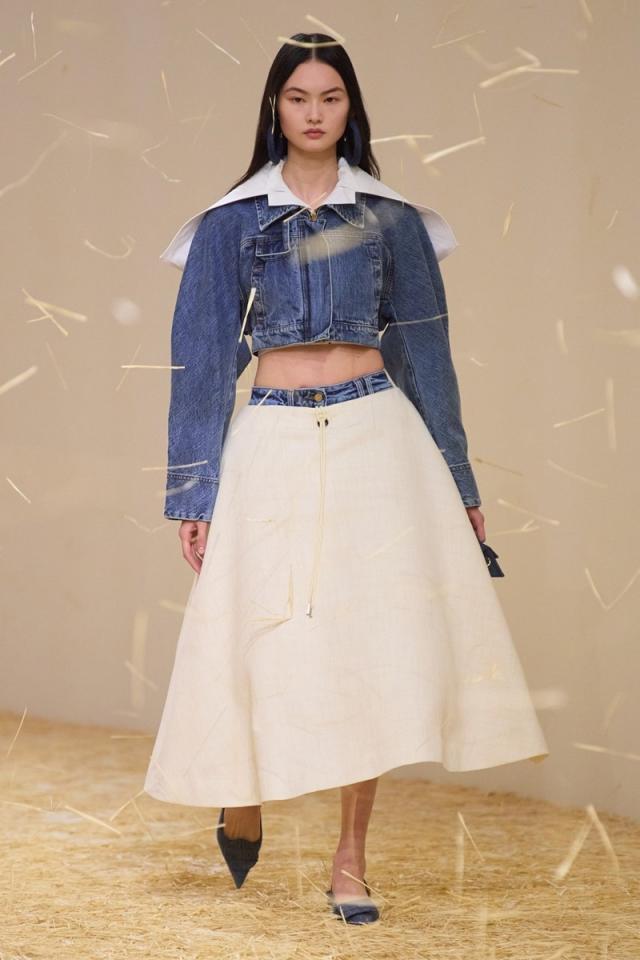 Jacquemus “LE RAPHIA” Spring/Summer 2023 Runway Show