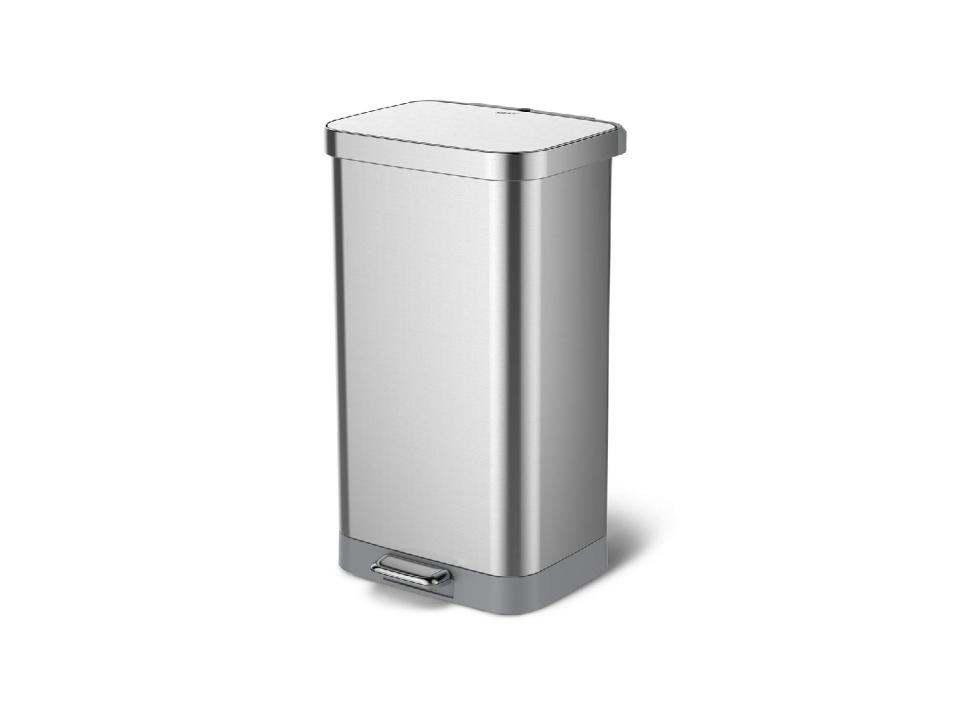 This heavy-duty metal trash can features all stainless steel construction that is resistant to fingerprints and smudges for a polished look that blends with any home, kitchen, or office