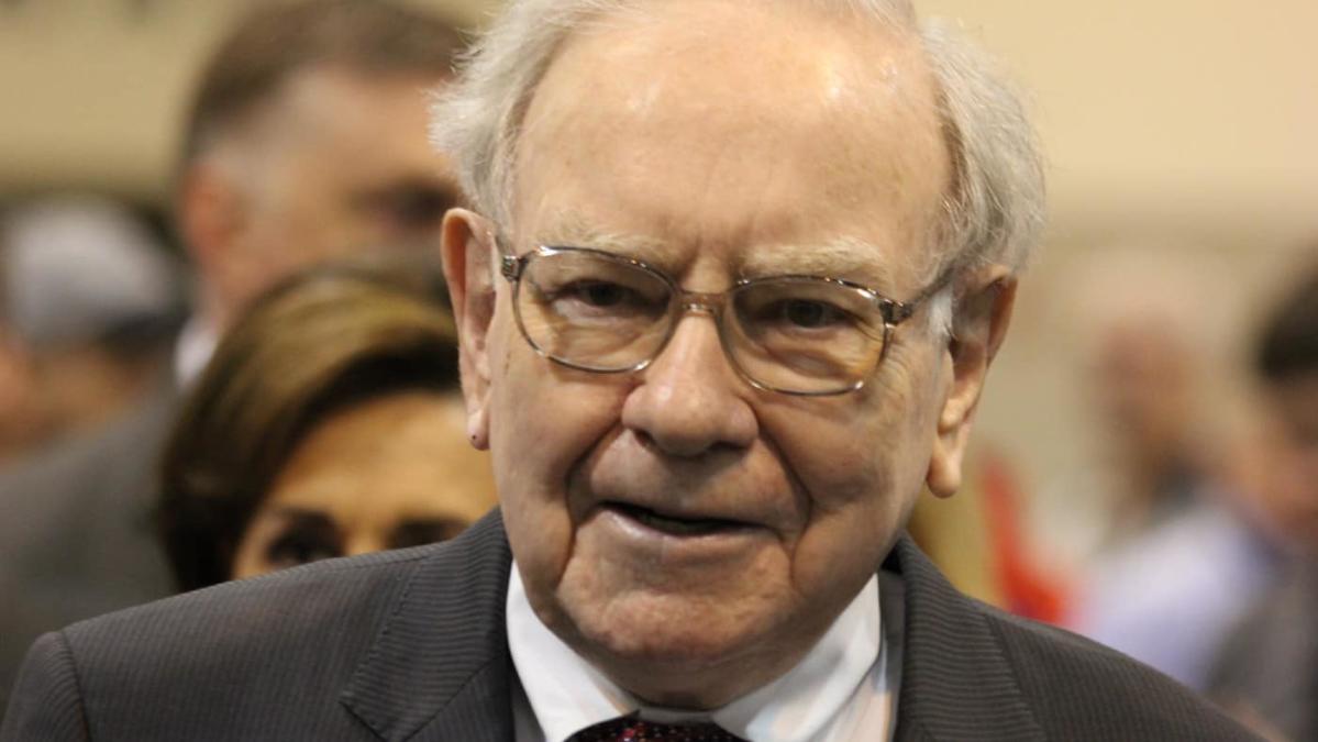 I’d use the Warren Buffett method to target a £1,000 monthly passive income