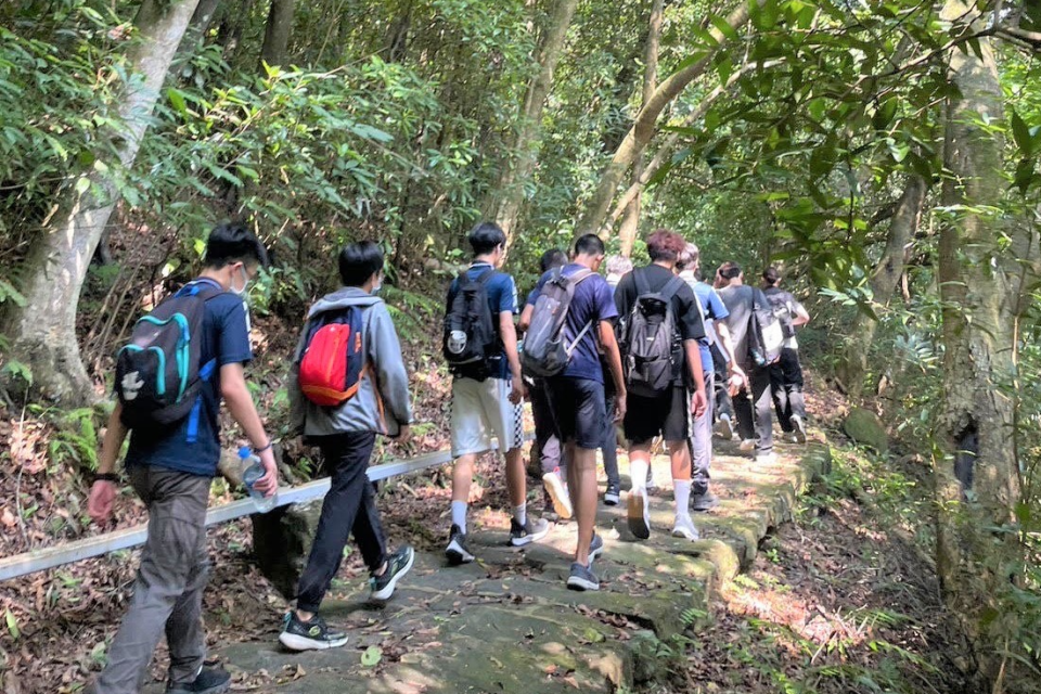 學生在探索體驗中培養獨立自主與團隊合作的精神，落實環境教育