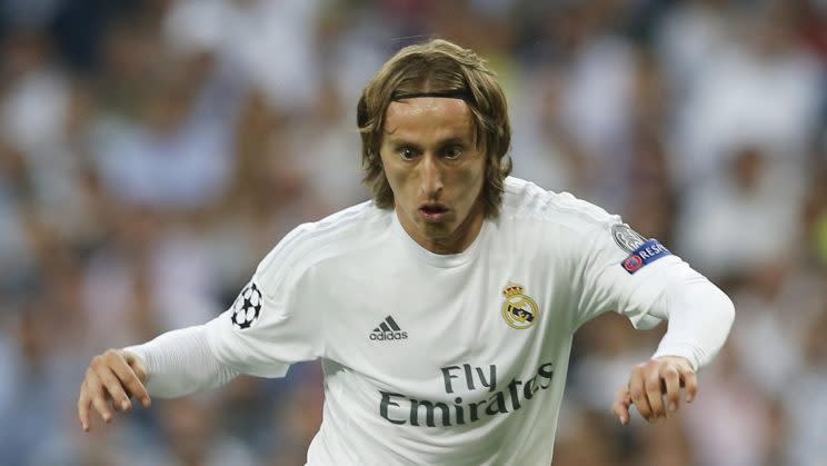 Luka Modric volverá a ser la cremallera del Madrid en el derbi