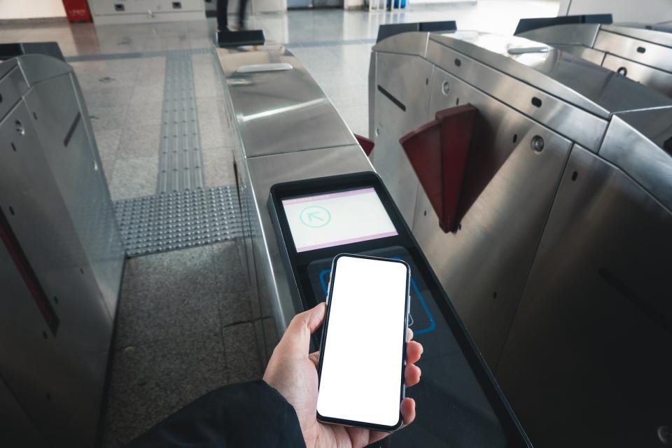 contactless payment for subway ticket with smart phone in china