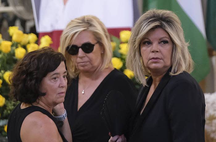Carmen Borrego y Terelu Campos en el funeral de su madre