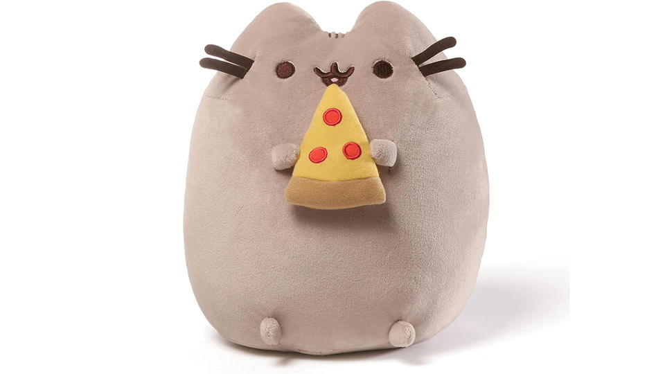 Gotta Getta Gund 4058937 Pusheen Snackables Pizza Cat Plush Stuffed Animal, Gray,9.5 in. (Photo: Amazon SG)