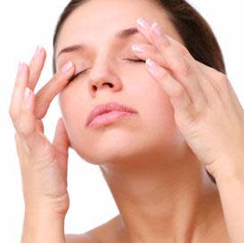 10 Home Remedies To Get Rid Of Puffy Eyes
