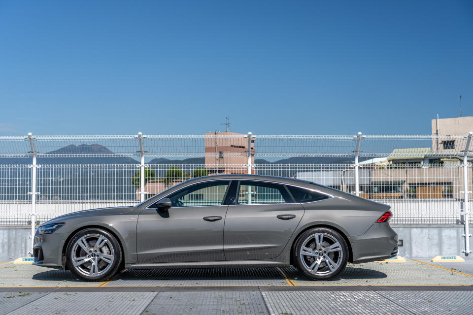 Audi A7 邁入 23 年式後，將四缸歸列在較入門定位，於旗艦編成上增加一款 55 TFSI quattro 車型。