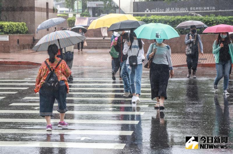 ▲氣象局表示，受東北風增強影響，北北基宜今晚將有大雨發生。（示意圖/NOWnews資料照）