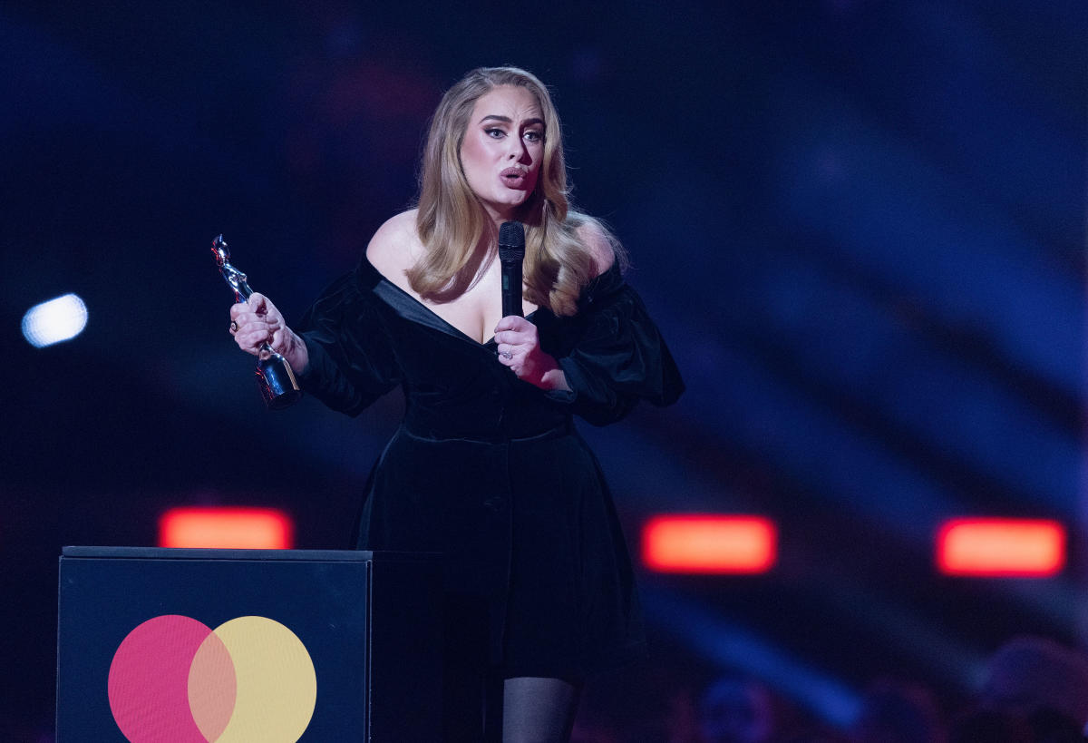 Adele Stops Las Vegas Show to Scold Security for “Bothering” a Fan