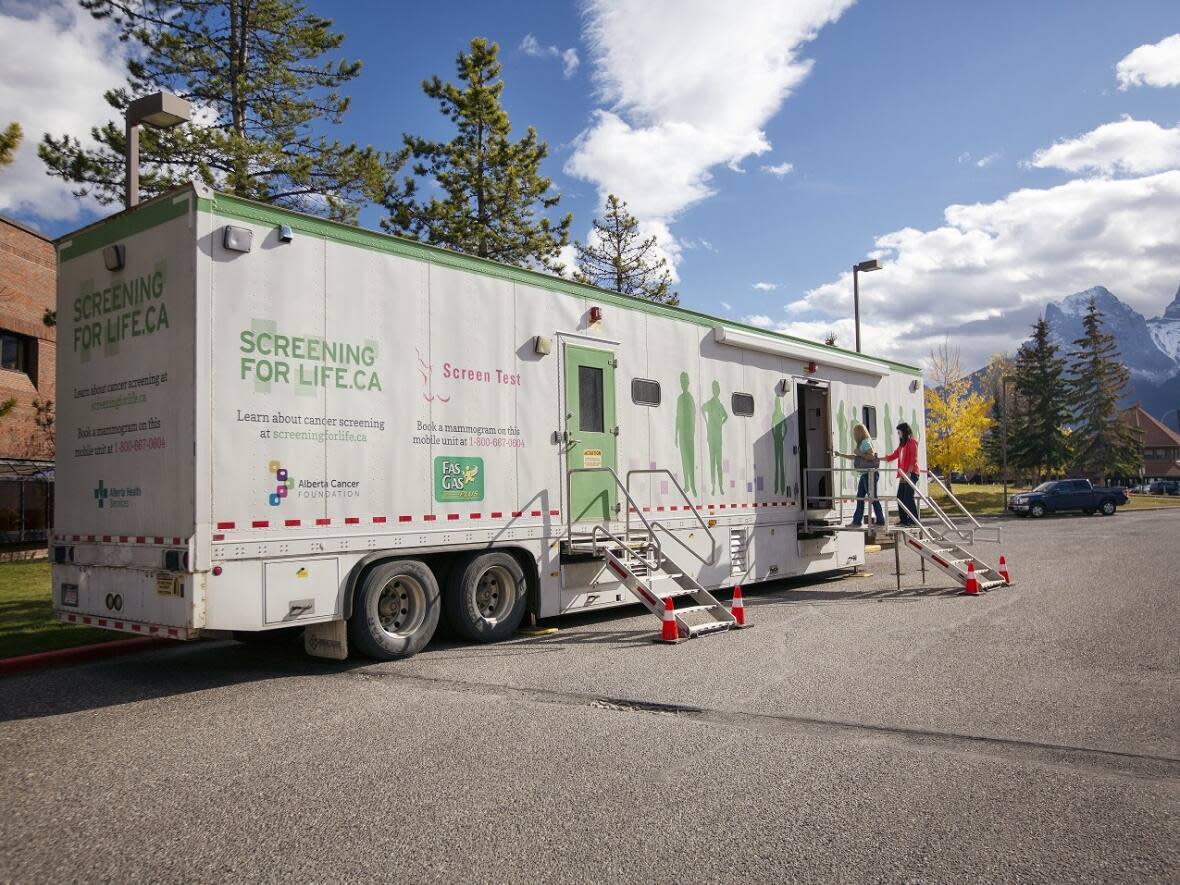 A mobile mammogram trailer from Alberta Health Services is making a two-day stop at Enoch Cree Nation.  (Alberta Health Services - image credit)