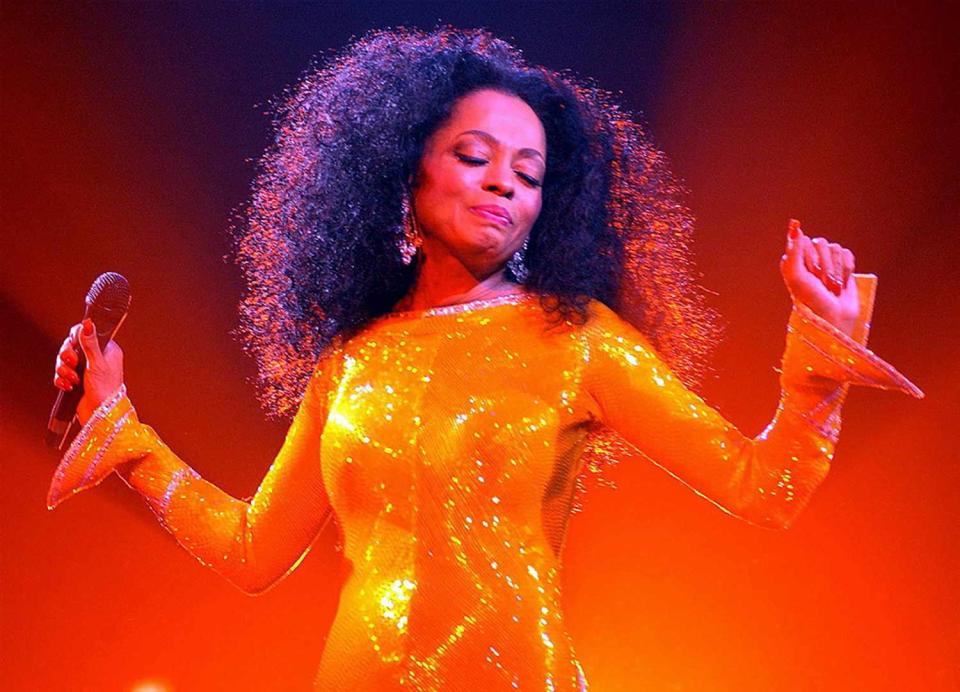 20 Glamorous Vintage Photos of the Incomparable Ms. Diana Ross