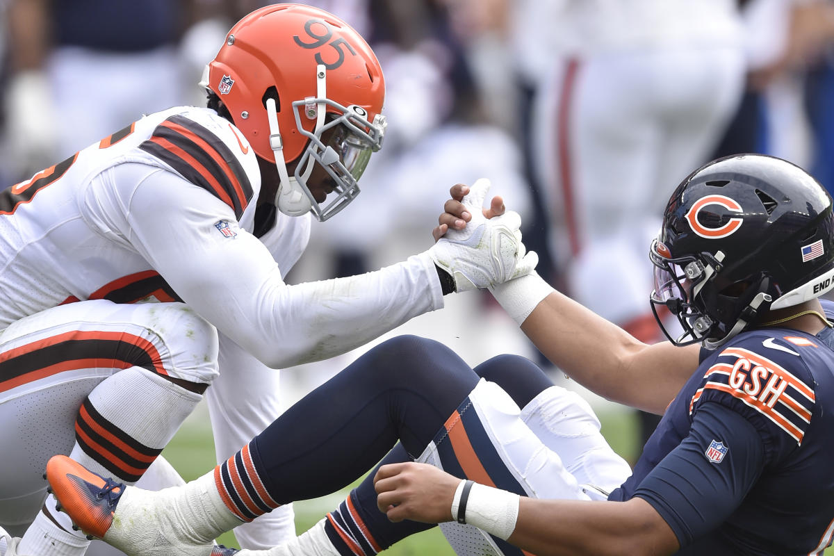 Browns Injury Alert: CB Mike Ford heads to locker room early vs. Bears