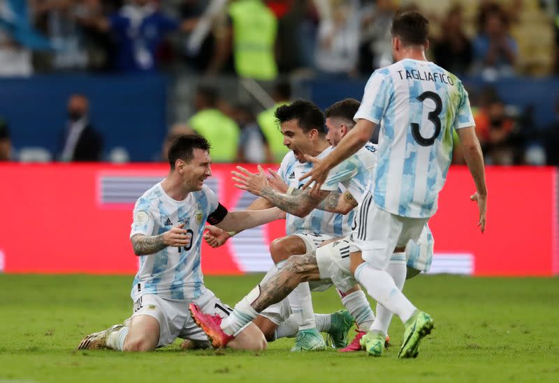 Foto del sábado del capitán de Argentina, Lionel Messi, celebrando tras ganar la Copa América