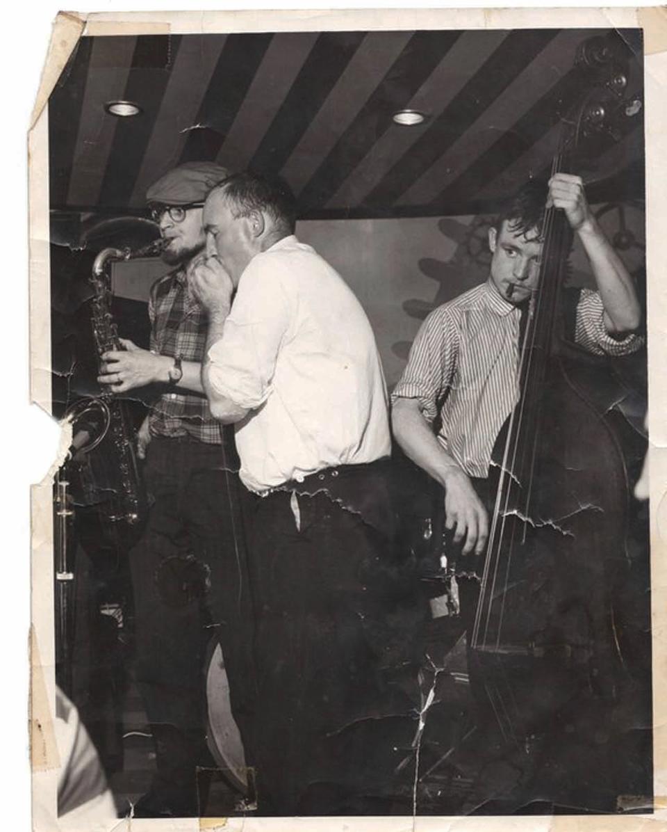 Cyril Davies onstage with Jack Bruce