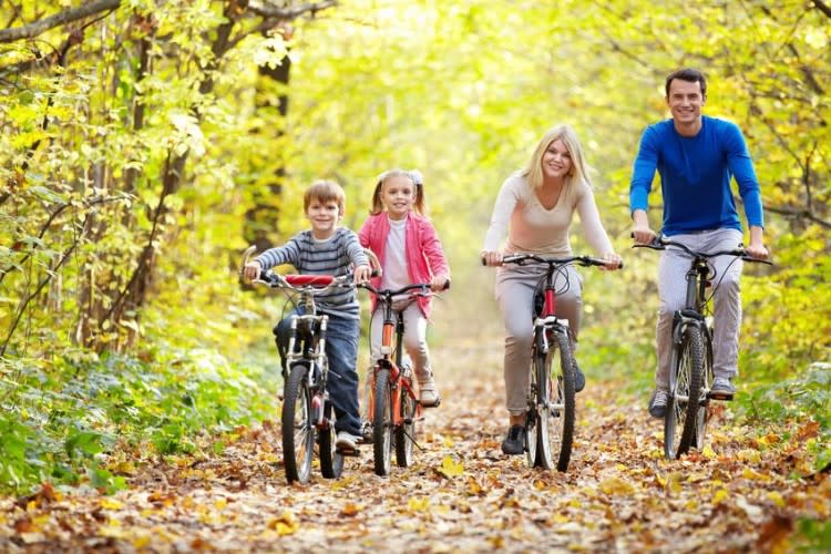 action, activity, adult, autumn, bicycle, bike, cheerful, children, color, cycling, exercising, family, father, female, happiness, healthy, human, kids, leisure, lifestyles, looking, male, men, mother, nature, outdoors, park, people, recreational, smiling, sports, vitality, women