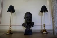A bust of late U.S. President Franklin Roosevelt is seen at the U.S. ambassadorial residence, where U.S. President Barack Obama, first lady Michelle Obama, their daughters Malia and Sasha and the first lady's mother Marian Robinson are scheduled to stay during the first visit by a U.S. president to Cuba in 88 years, in Havana, March 14, 2016. REUTERS/Alexandre Meneghini