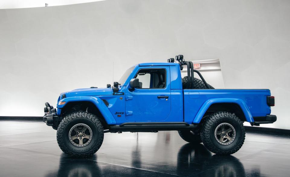 View Photos of the Jeep J6 Concept