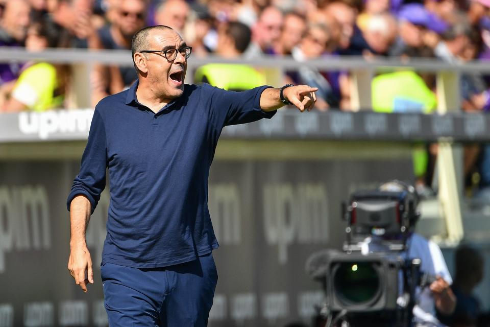 Juventus' Italian coach Maurizio Sarri gives instructions during the Italian Serie A football match Fiorentina vs Juventus on September 14, 2019 at the Artemio-Franchi stadium in Florence. (Photo by Vincenzo PINTO / AFP)        (Photo credit should read VINCENZO PINTO/AFP/Getty Images)