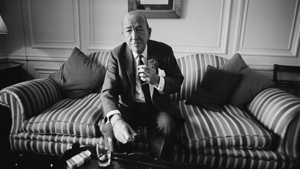English playwright, composer, director, actor and singer, Noël Coward (1899 - 1973) in London for the premiere of 'The Italian Job' in which he plays a part, 30th May 1969. (Photo by David Cairns/Daily Express/Hulton Archive/Getty Images)