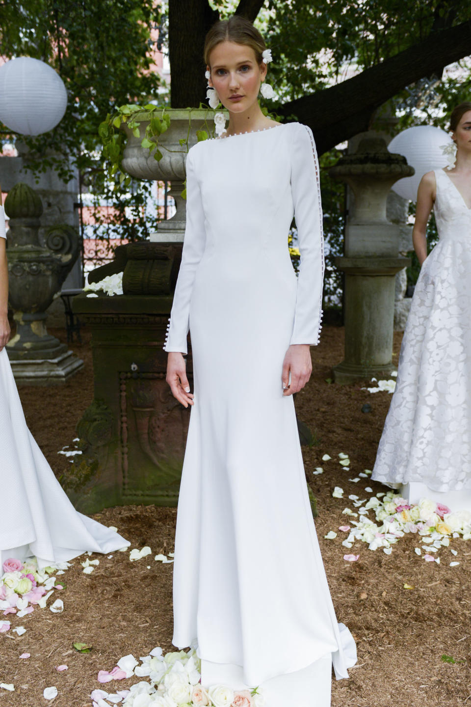 <p>Seriously chic and understated, would Meghan go for a more minimal modern approach to her wedding dress?</p>