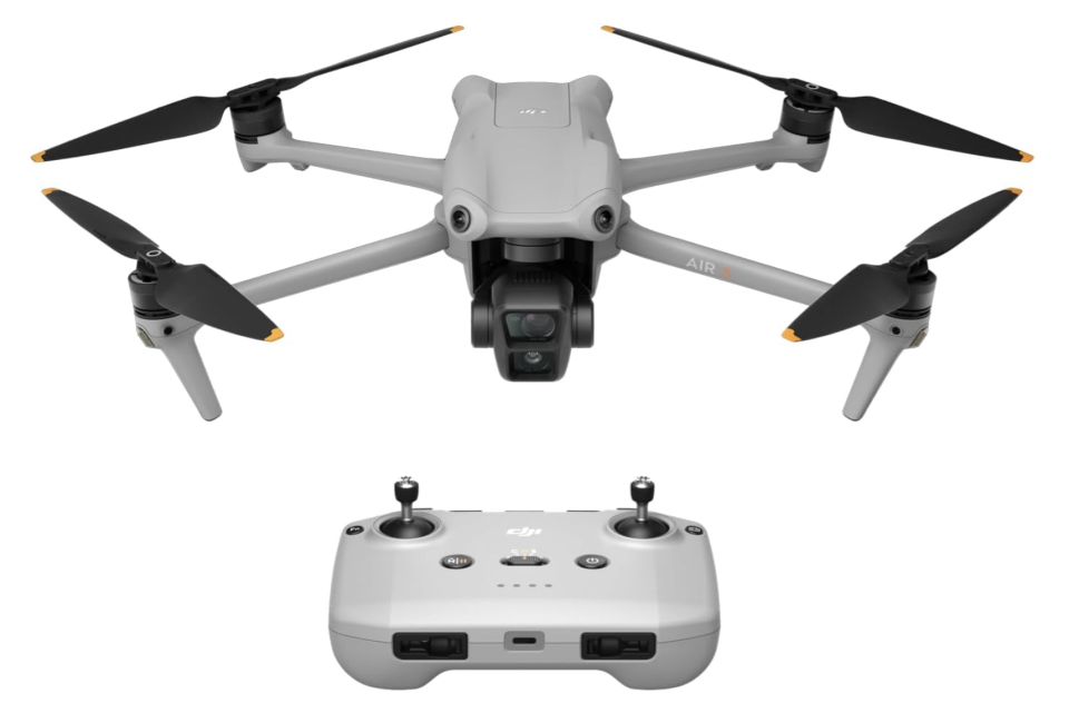 DJI Air 3. (PHOTO: Amazon Singapore)