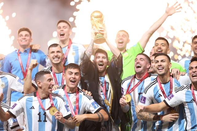 Emiliano Martinez performs lewd trophy gesture after Argentina's