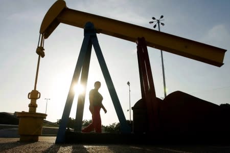 Oil prices were mixed on Thursday