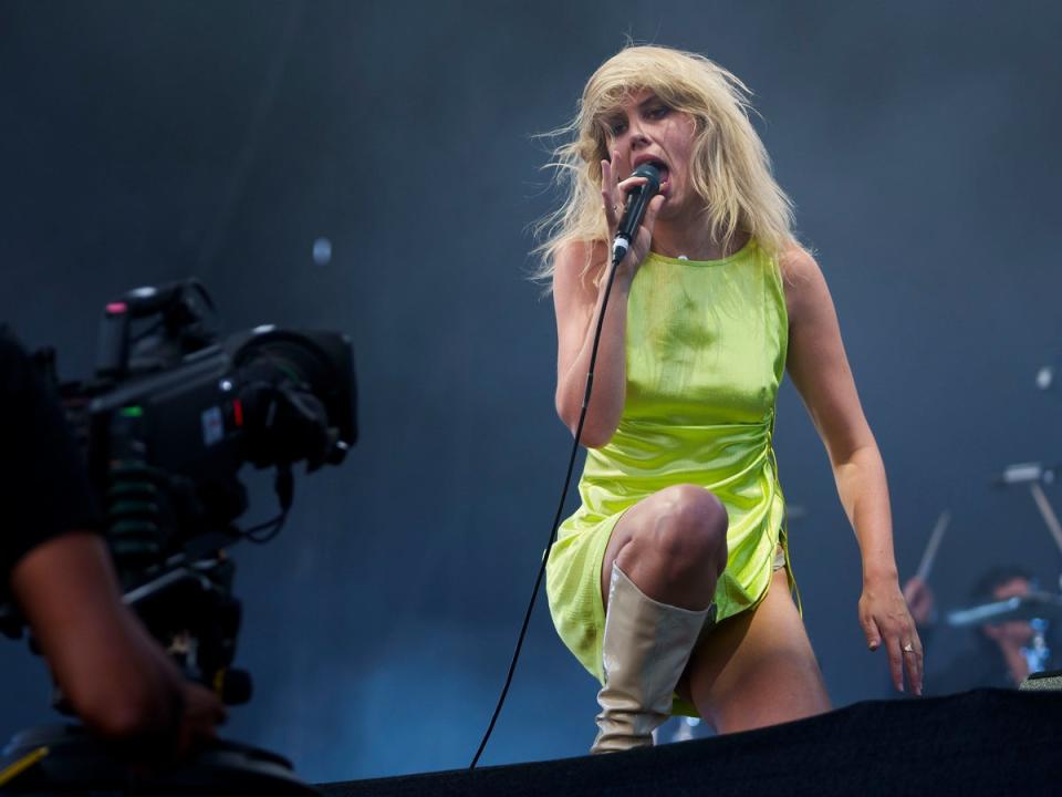 Ellie Rowsell of Wolf Alice performs at the Reading Music Festival (Scott Garfitt/Invision/AP)