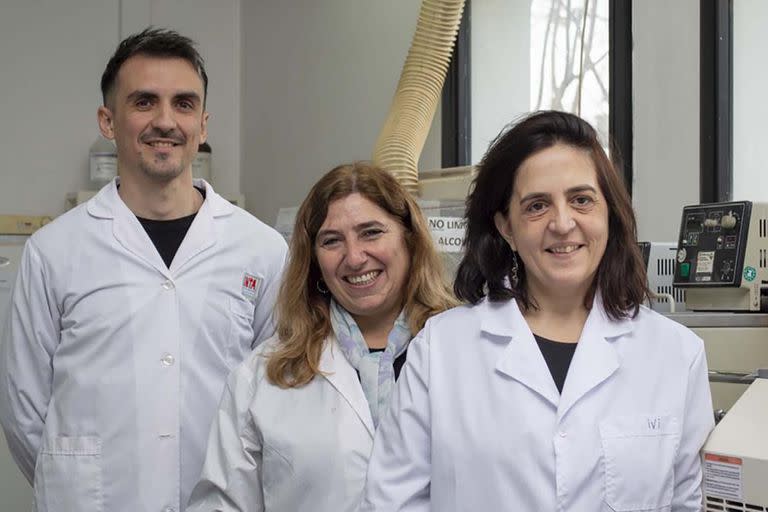 Sheila Ons, María Victoria Micieli y A. Nicolás Barrera-Illanes, investigadoras y becario del CONICET a cargo de la investigación