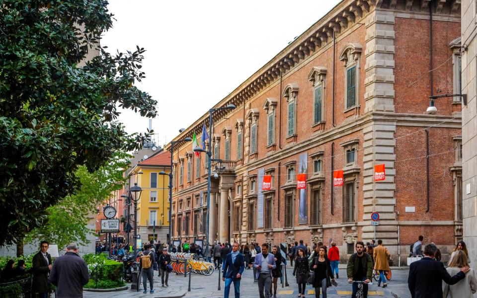 Shopping in Milan - Chiara Venegoni