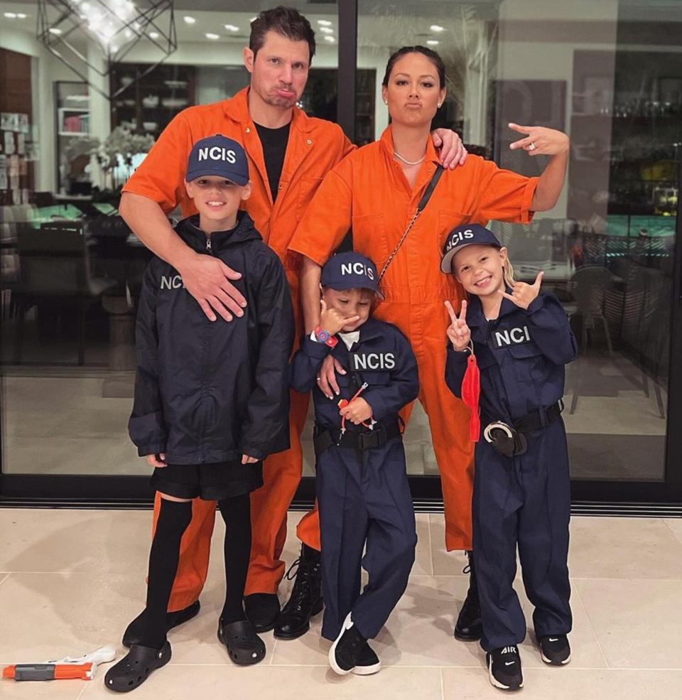 https://www.instagram.com/p/CkT9EvbSdry/ vanessalachey Verified Orange you glad we escaped! Seriously though, when Brooklyn said she wanted to “be like Mama” my heart melted! Credit: Vanessa Lachey Instagram