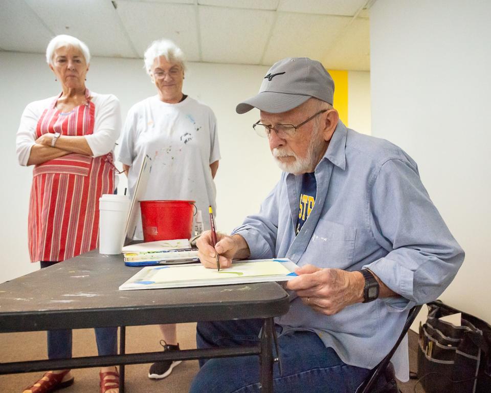 Tom Powers, a Lafayette watercolor artist, teaching classes at the Lafayette Art Association. Thursday, July 28, 2022.