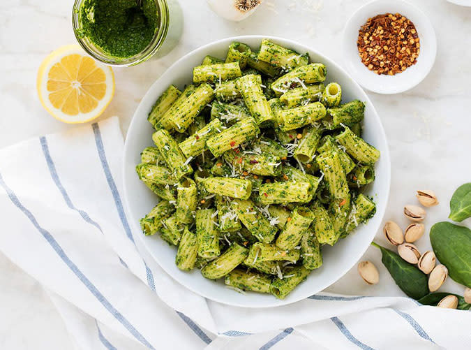 Tuesday Dinner: Spinach Pistachio Pesto Pasta