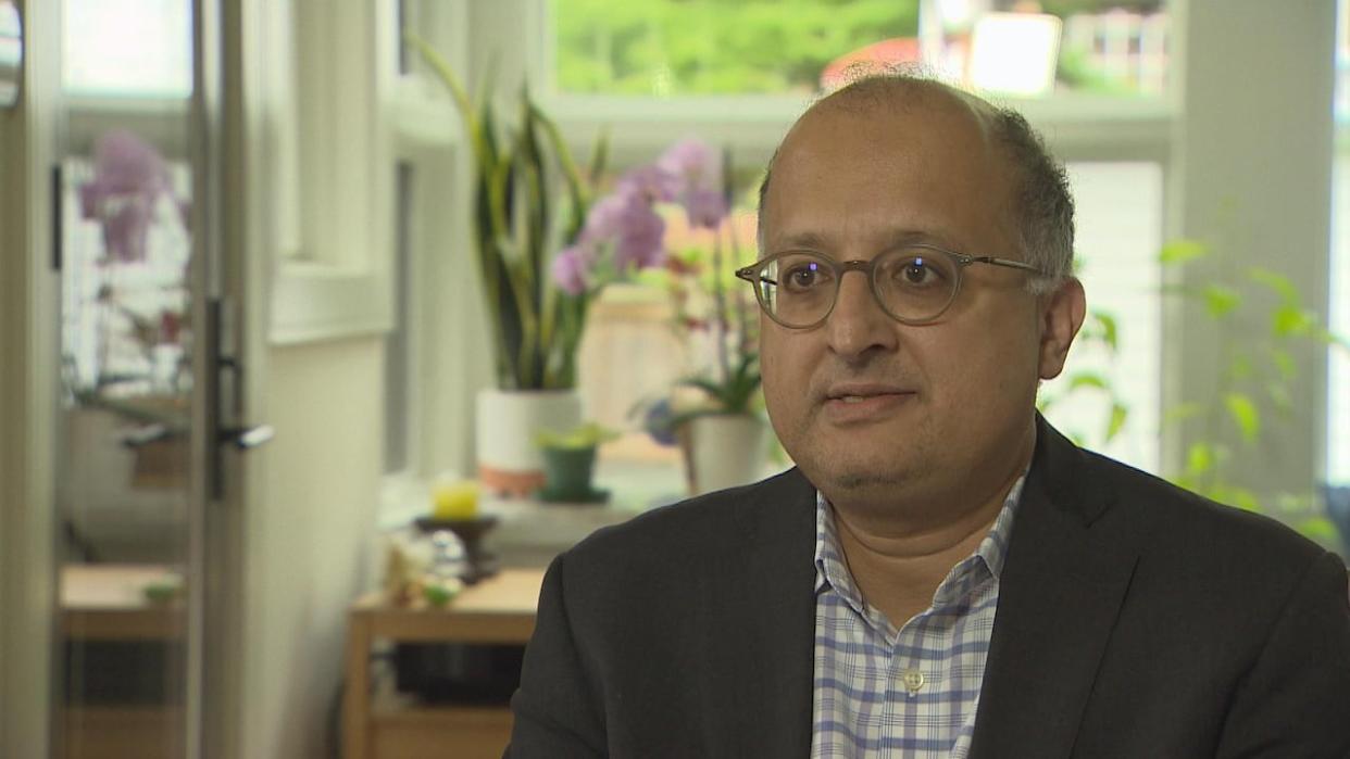 Toronto lawyer Sujit Choudhry filed a constitutional challenge in December 2021 to the Citizenship Act, suing the federal government for denying his clients the right to transmit their citizenship to their foreign-born offspring. An Ontario Superior Court justice ruled in his clients' favour last month. (Doug Husby/CBC - image credit)