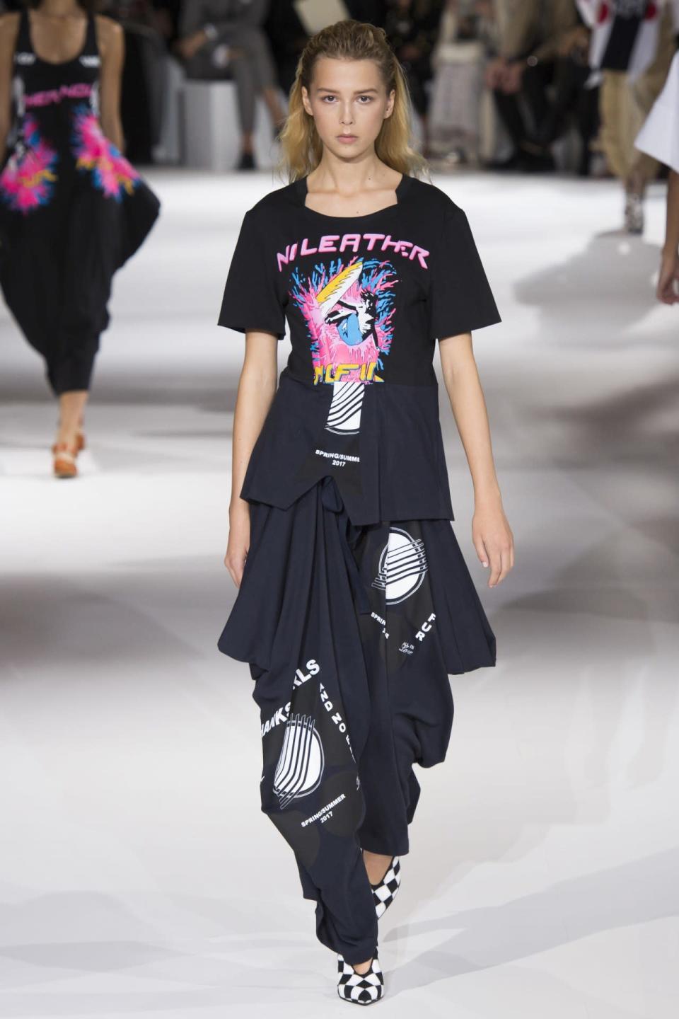 <p>This trend was first noticed during Milan fashion week with scenes from vacation printed on shirts from Giamba to Dolce and Gabbana and looking back to all 4 cities, Marc Jacobs had his scene embroidered on by artist Julia Verhoeven and in Paris Aalto to Stella McCartney to Valentino all had their favorite scene on their shirt.</p><p>(Photo: Getty Images)<br></p>