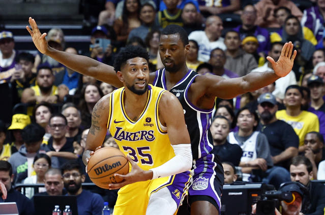 First look at the 2023-24 Lakers in uniform! 👀