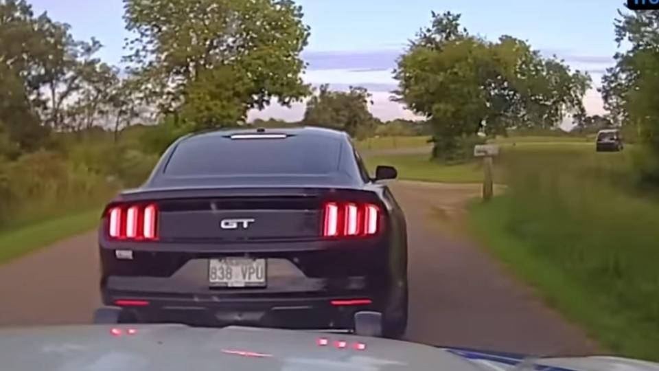 Stolen Ford Mustang GT Gives Cops A Run For Their Money