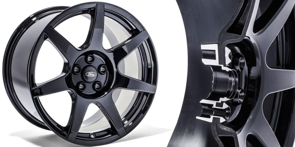 The Ford Mustang Shelby GT350R's Wheels