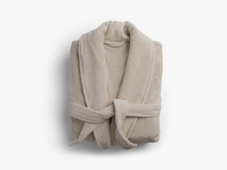 <p><a href="https://go.redirectingat.com?id=74968X1596630&url=https%3A%2F%2Fwww.parachutehome.com%2Fproducts%2Fclassic-bathrobe&sref=https%3A%2F%2Fwww.harpersbazaar.com%2Ffashion%2Ftrends%2Fg43254967%2Fgifts-for-new-dads%2F" rel="nofollow noopener" target="_blank" data-ylk="slk:Shop Now;elm:context_link;itc:0;sec:content-canvas" class="link ">Shop Now</a></p><p>Classic Turkish Cotton Robe</p><p>parachutehome.com</p><p>$149.00</p><span class="copyright">parachutehome.com</span>