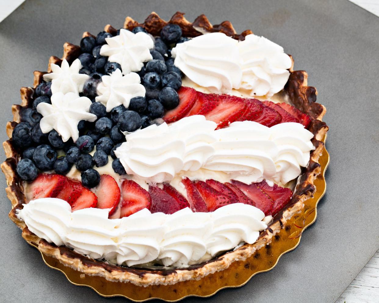 berry tart with flag pattern