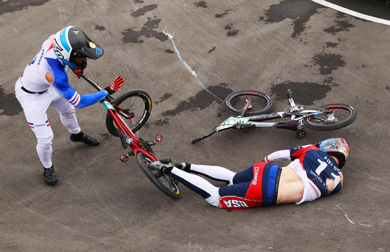 Connor Fields crashes at the Tokyo Olympics