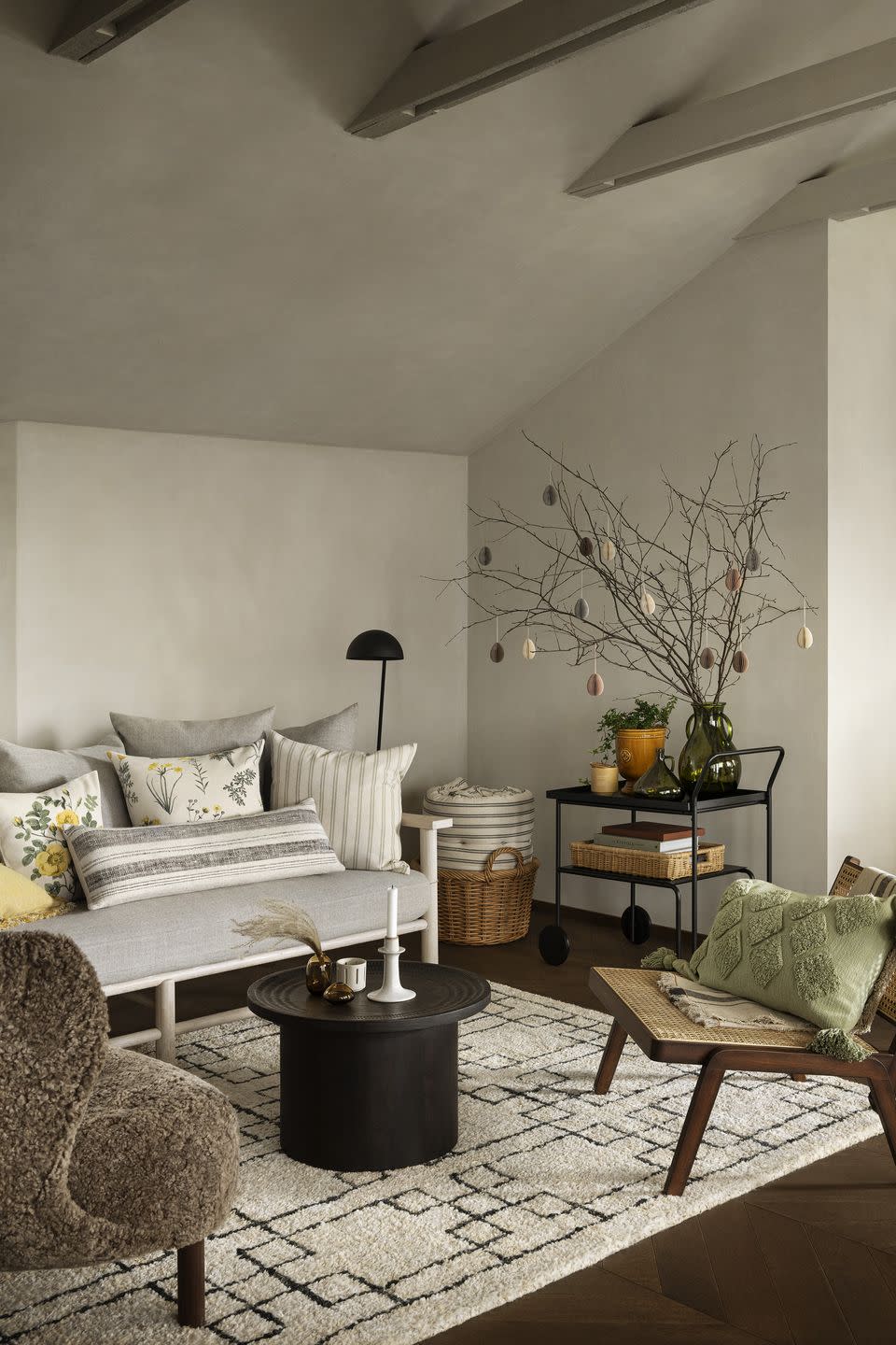 <p>Get cosy and comfortable over the Easter weekend with H&M Home's selection of cushions, throws and must-have fabrics. In muted shades of beige and cream, you'll find something for every <a href="https://www.housebeautiful.com/uk/decorate/a35584926/mood-boosting-interior-colour-schemes/" rel="nofollow noopener" target="_blank" data-ylk="slk:interior;elm:context_link;itc:0;sec:content-canvas" class="link ">interior</a> scheme. Simple, yes, but oh-so stylish. </p><p><a class="link " href="https://go.redirectingat.com?id=127X1599956&url=https%3A%2F%2Fwww2.hm.com%2Fen_gb%2Fhome.html&sref=https%3A%2F%2Fwww.housebeautiful.com%2Fuk%2Flifestyle%2Fshopping%2Fg35706951%2Fhandm-home-easter%2F" rel="nofollow noopener" target="_blank" data-ylk="slk:SHOP H&M HOME;elm:context_link;itc:0;sec:content-canvas">SHOP H&M HOME</a> </p>