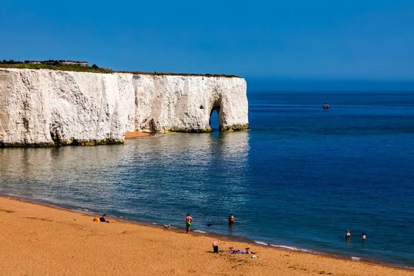 The Kent bay also looks a bit like Gozo Island, in Malta